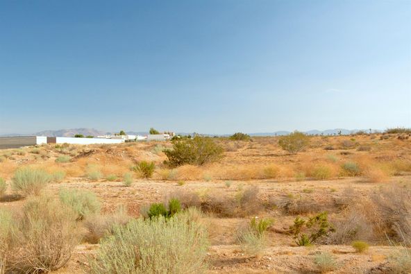 17455 Mauna Loa St, Hesperia, CA 92345
